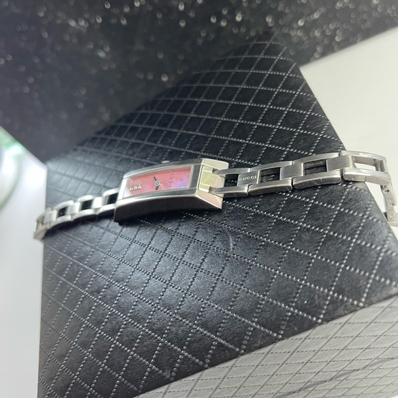 Gucci 3P Diamond 110 Pink Abalone Dial - Picture 3 of 7